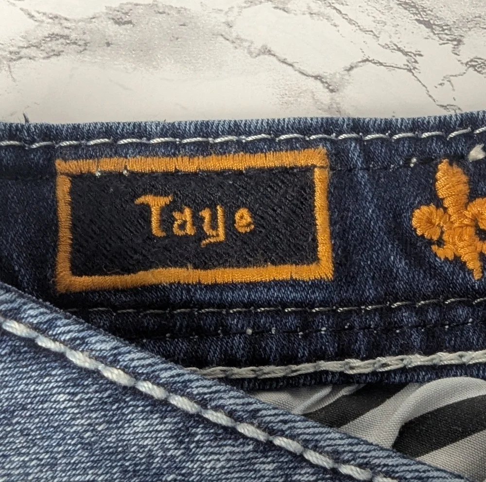 Rock Revival Taye Straight Size 28